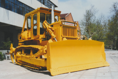 GA黄金甲推土机累计销量突破2000台；；；；被国家经贸部批准为收支口自营权企业。。。。。。